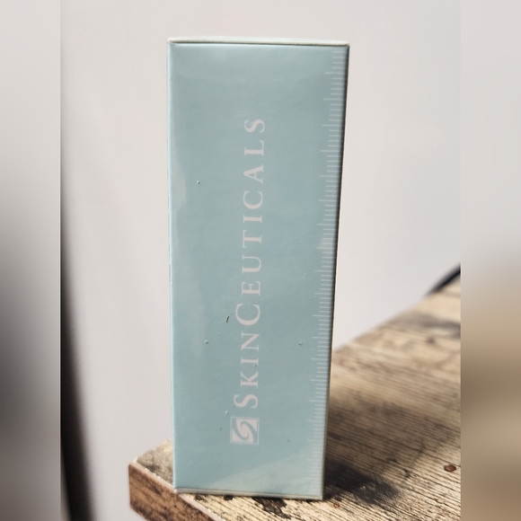 SkinCeuticals Phyto Corrective Hydrating Soothing Fluid for Irritated Skin 1 Oz - Picture 6 of 6